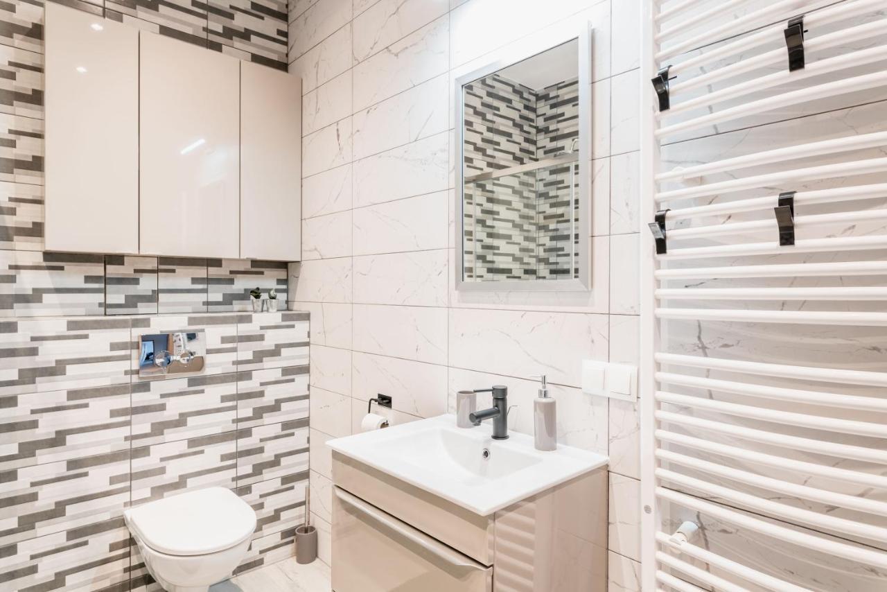 Apartwro - Apartament Przy Wyspie Slodowej, Garaz, Projektor, Rowery *